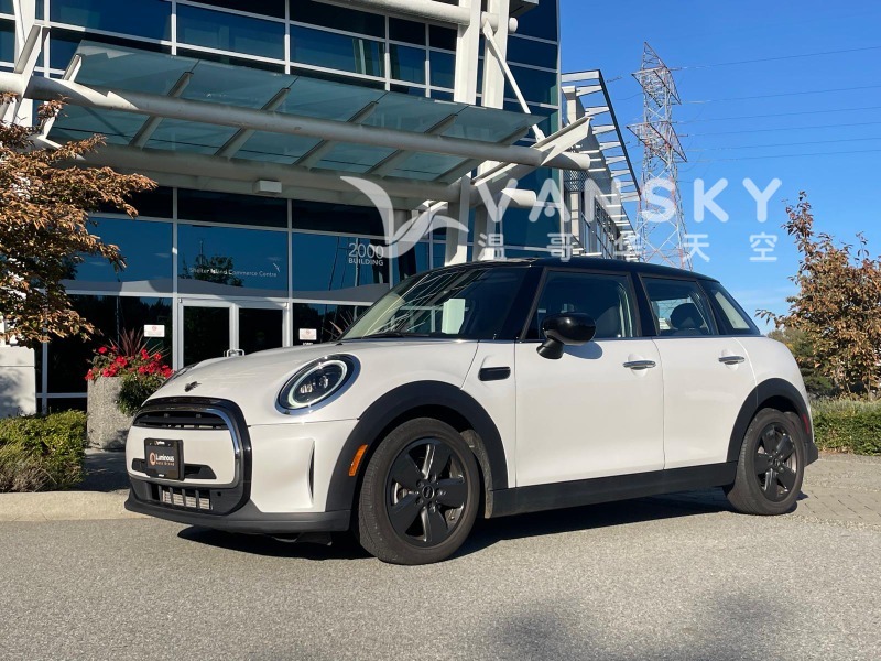 250924125336_2024 Mini Cooper 01.jpeg